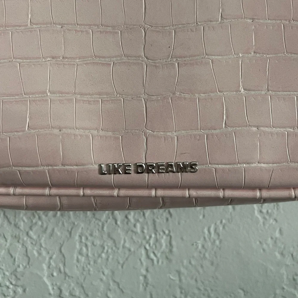 LIKE DREAMS Croc Embossed with Sliver Chain Shoulder Strap - Picture 2 of 5